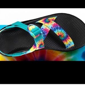 Women’s chacos size 8